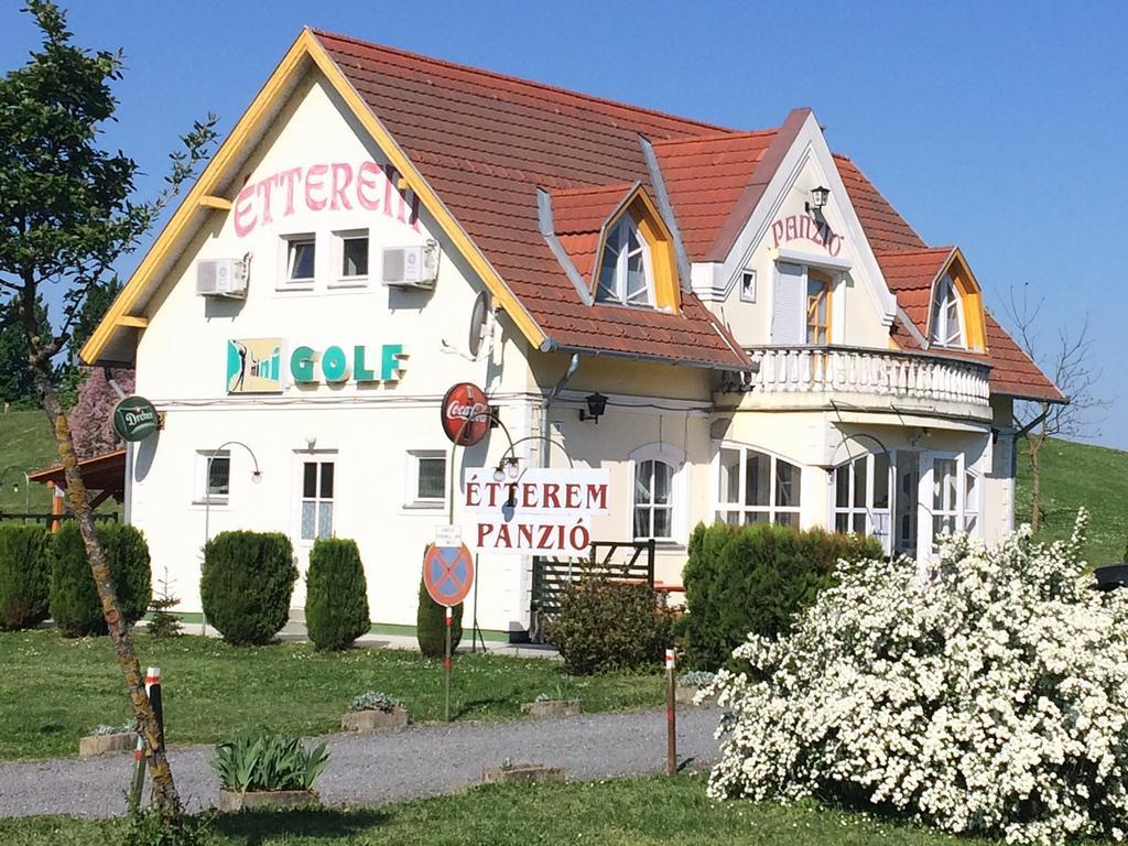 Golf Etterem Es Panzio Hotell Kaposvár Eksteriør bilde